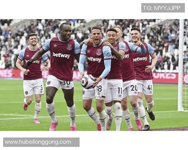 墨雄心与悉尼FC的激烈对决展现足球魅力与团队精神的巅峰较量